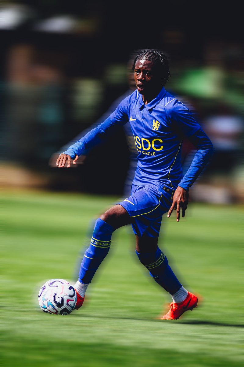 Chelsea player on the ball, motion blur edit